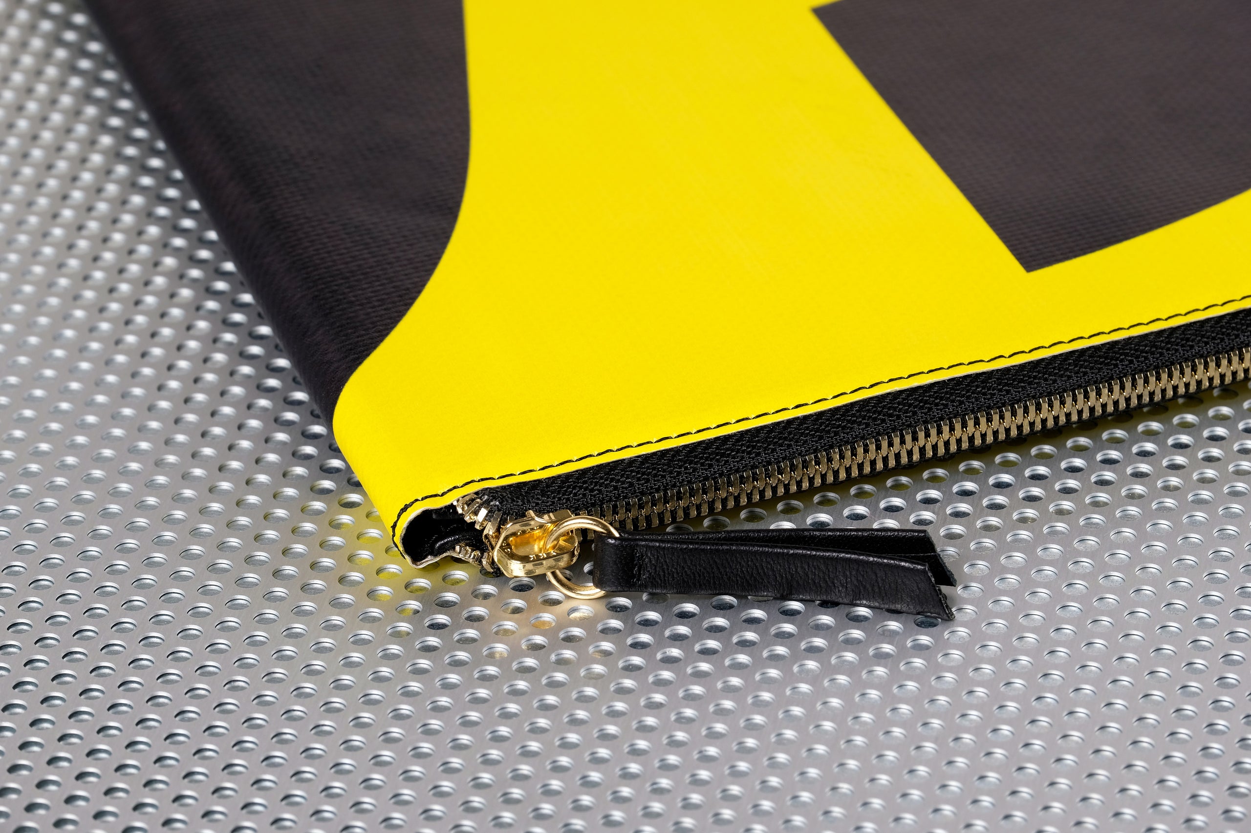 THE CLAUDE SIGNALS YELLOW LAPTOP SLEEVE